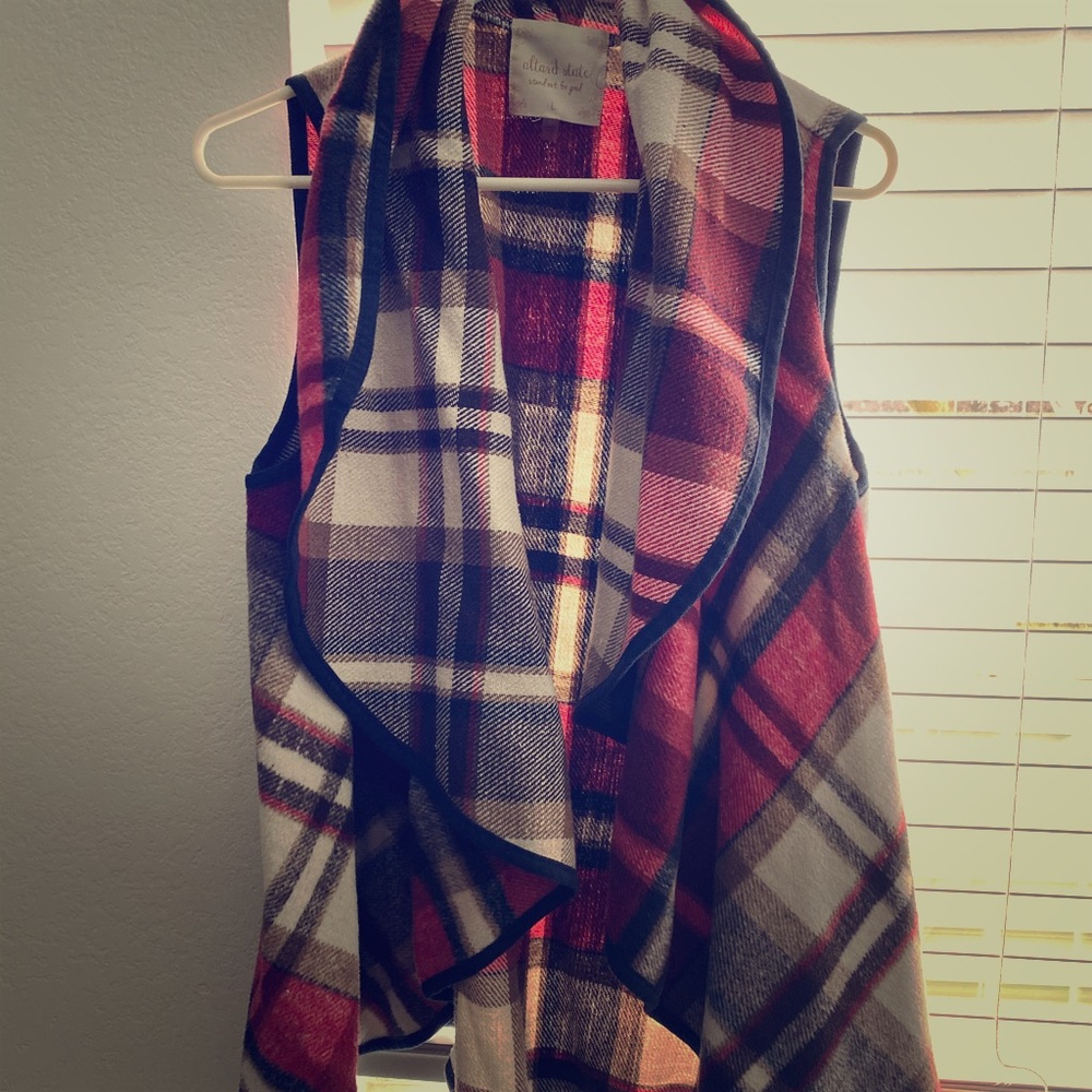 Plaid cardigan/ Vest